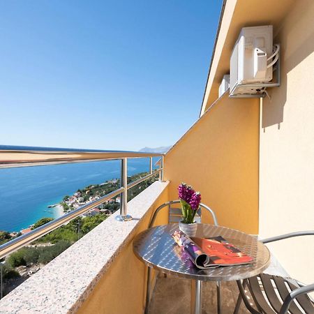 Beautiful Apartment In Krvavica With Kitchen Esterno foto